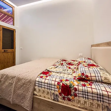With Balcony, 2br And 5 Min To Sea *