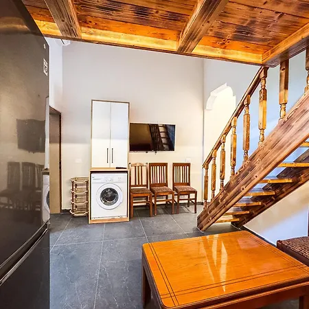 With Balcony, 2br And 5 Min To Sea Lejlighed