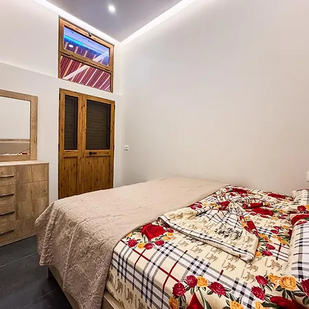 Lejlighed With Balcony, 2br And 5 Min To Sea